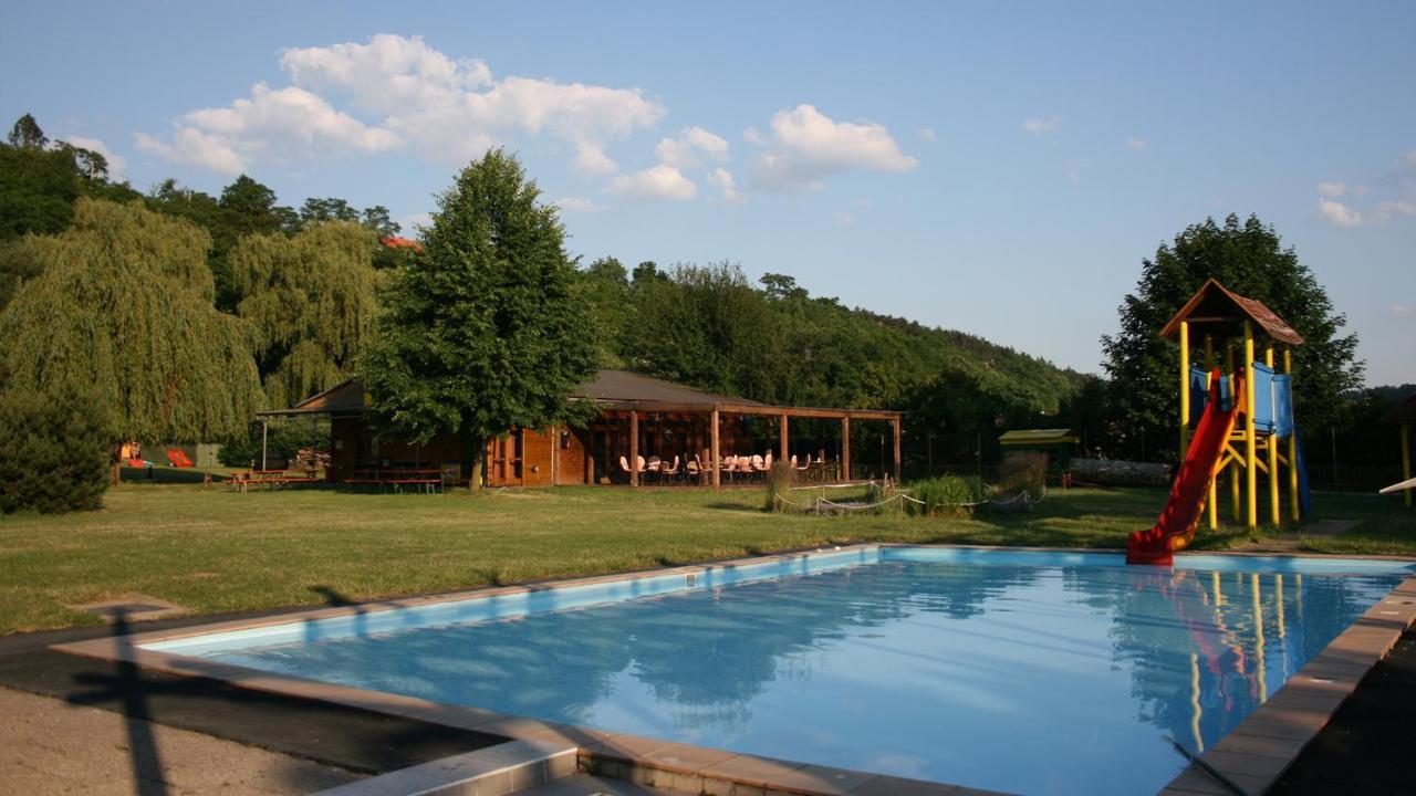 Lavka Park Skochovice Hotel Vrane nad Vltavou ภายนอก รูปภาพ