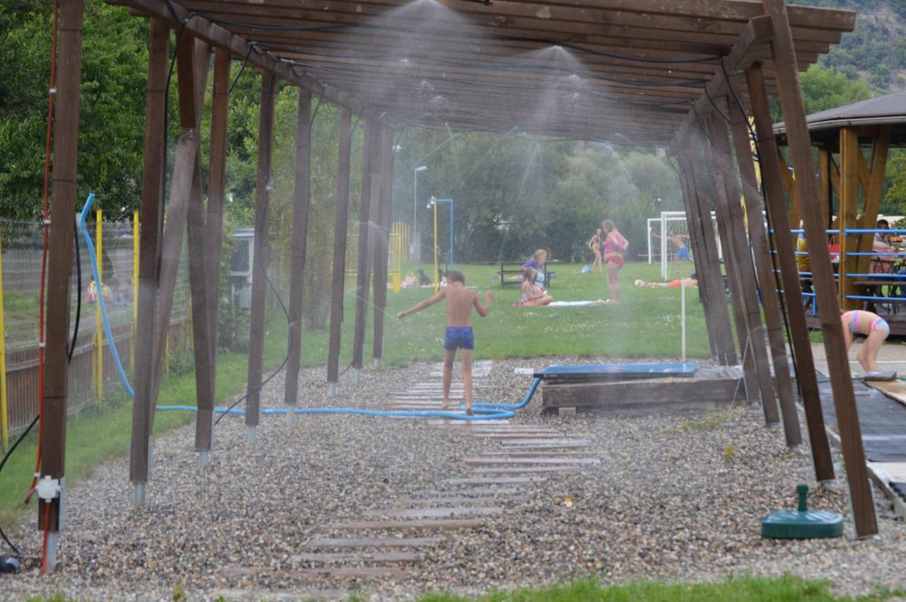 Lavka Park Skochovice Hotel Vrane nad Vltavou ภายนอก รูปภาพ