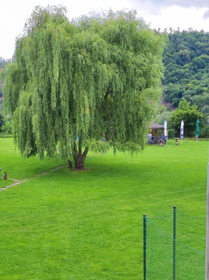 Lavka Park Skochovice Hotel Vrane nad Vltavou ภายนอก รูปภาพ